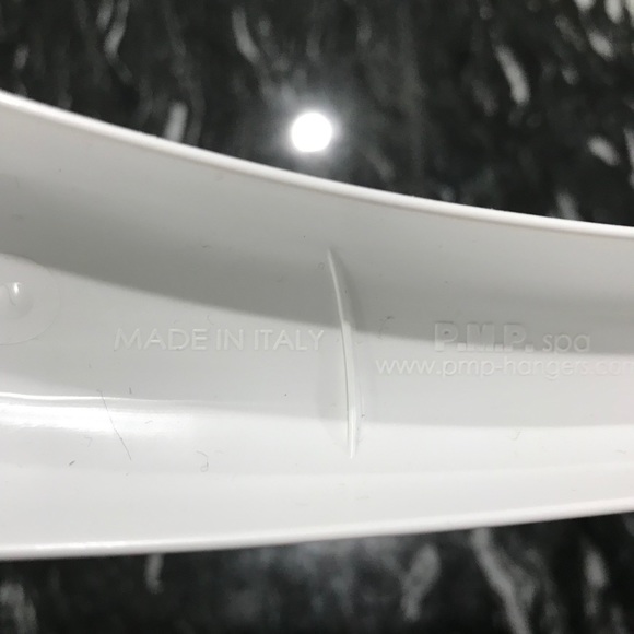 2 Moncler hangers - Picture 2 of 3